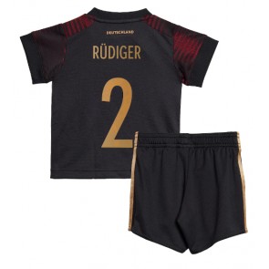 Tyskland Antonio Rudiger #2 kläder Barn VM 2022 Bortatröja Kortärmad (+ korta byxor)